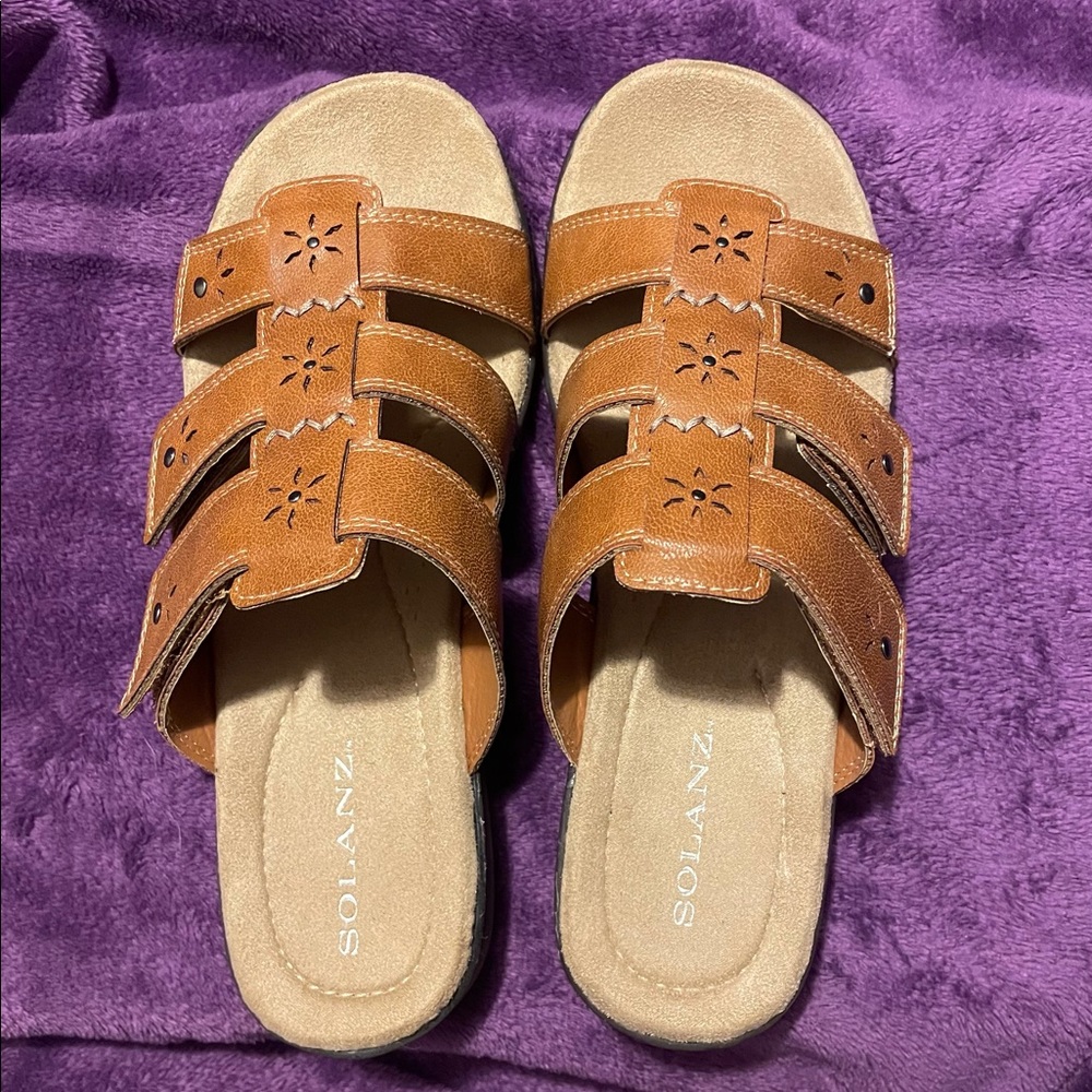 sandals size 7.5M, Solanz, KAREN, tobacco, NEW